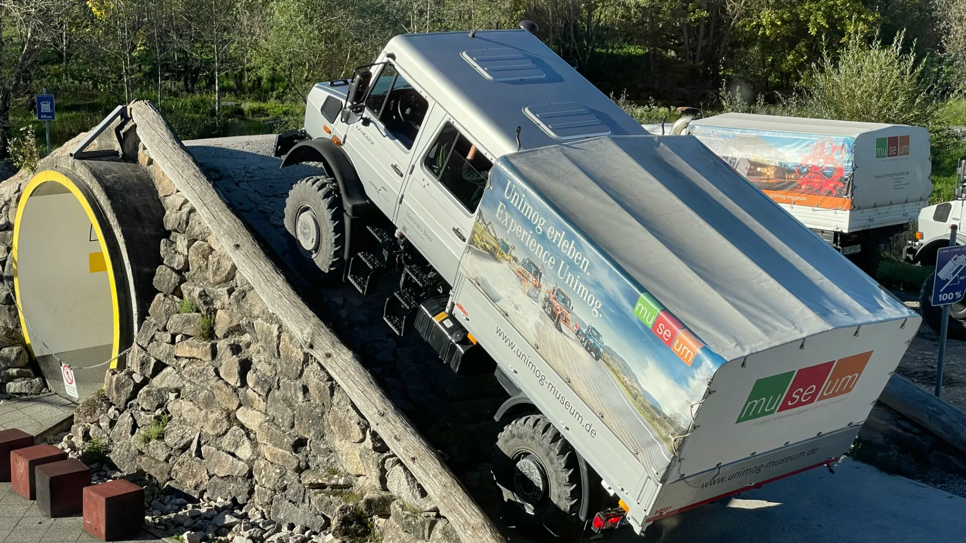 silver-generation-mercedes-benz-unimog-climbing