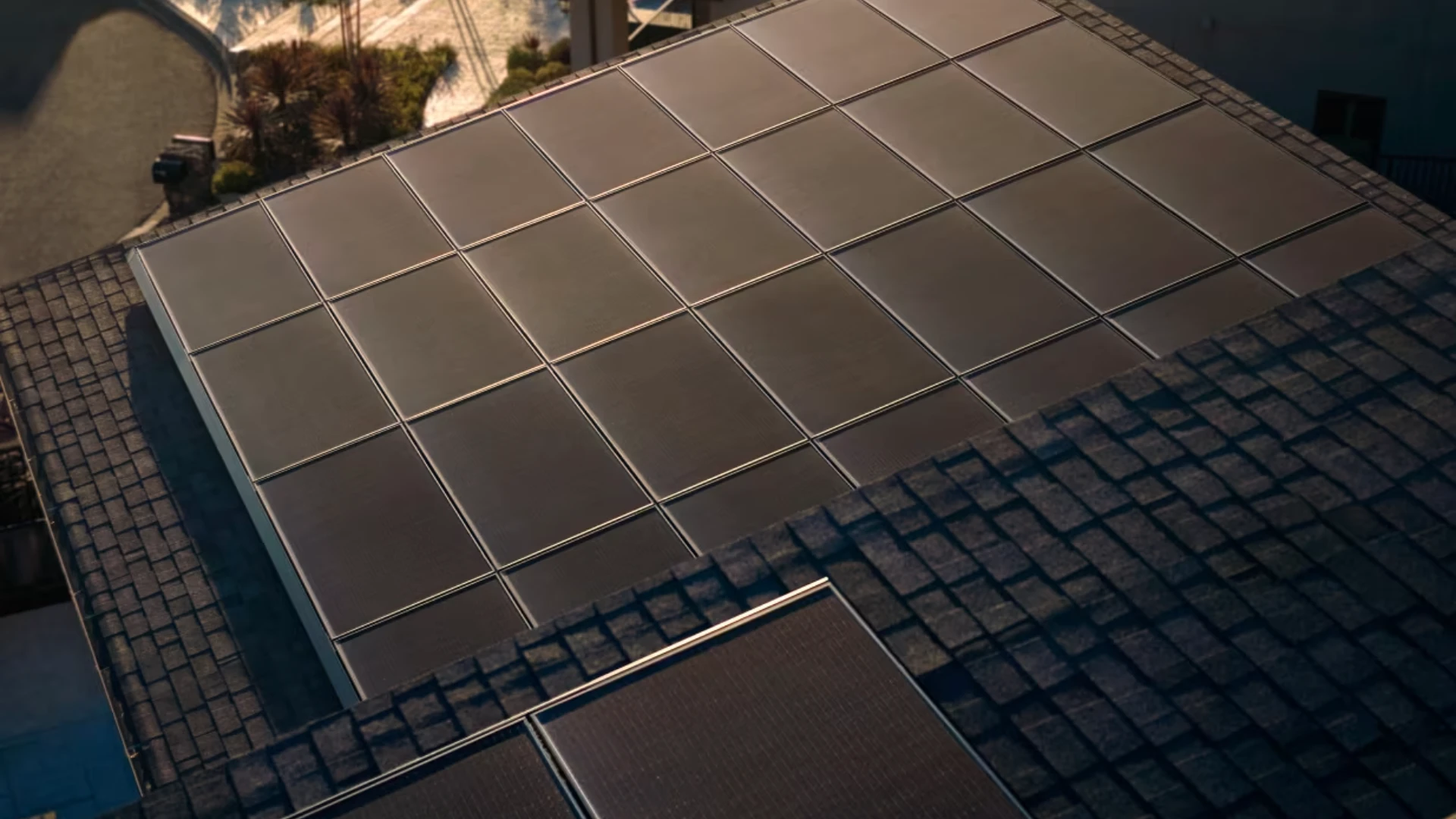 tesla-solar-panel-on-roof